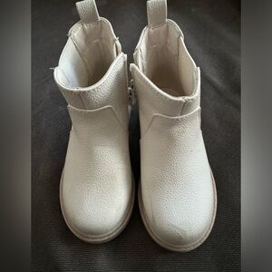 Cat & Jack Cream Boots 8